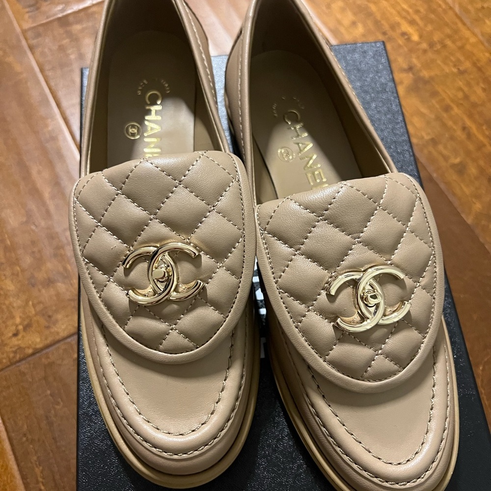 Chanel flap loafer size 38 beige color